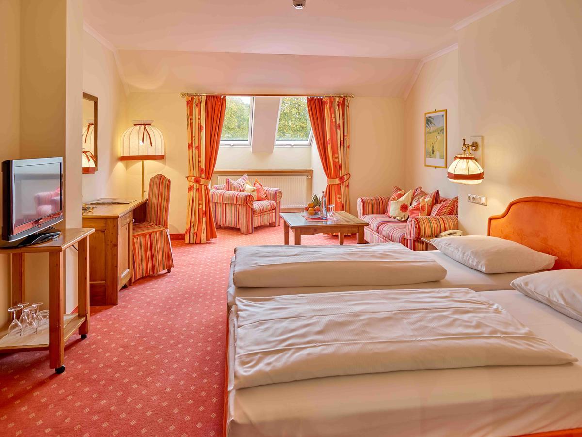 Gutshof Uttlau Hotel Haarbach Bagian luar foto
